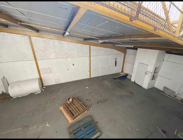 250M² WAREHOUSE TO LET IN SPRINGFIELD